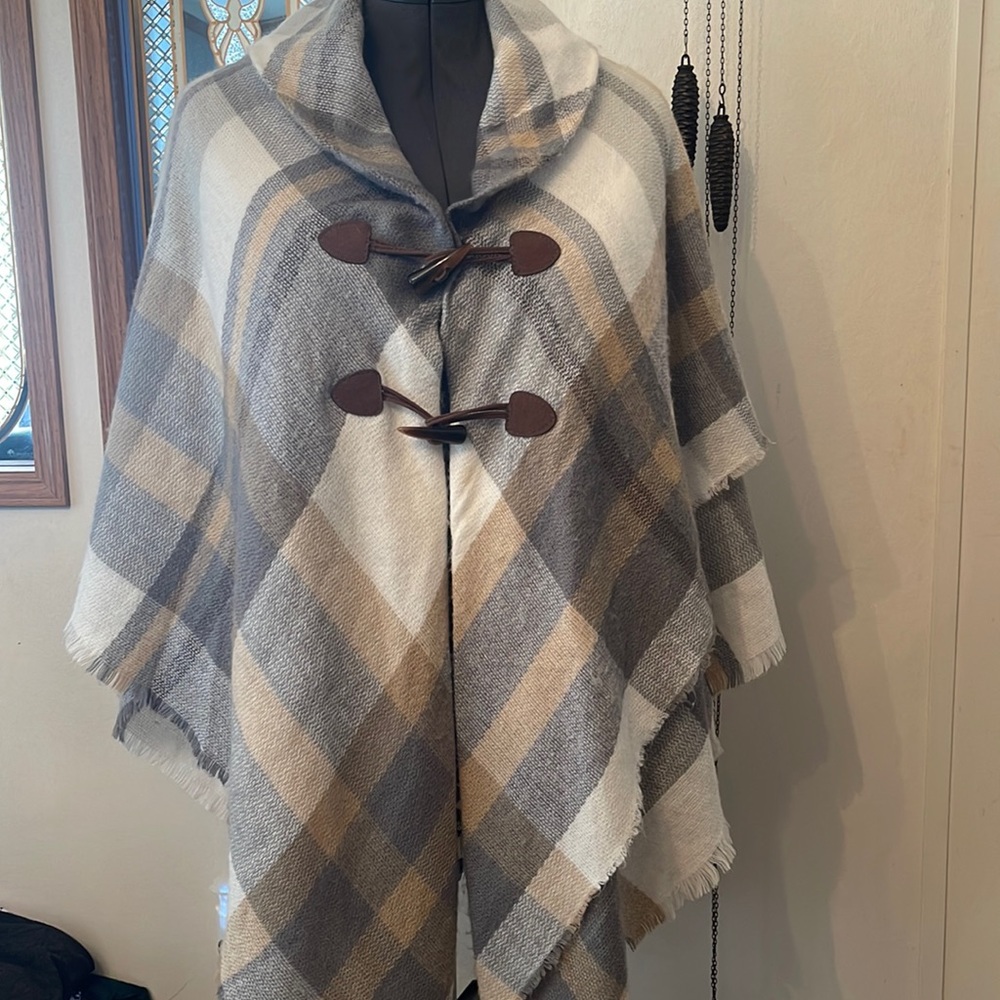 Shawl One Size! Warm! Only tryed on! Brand new